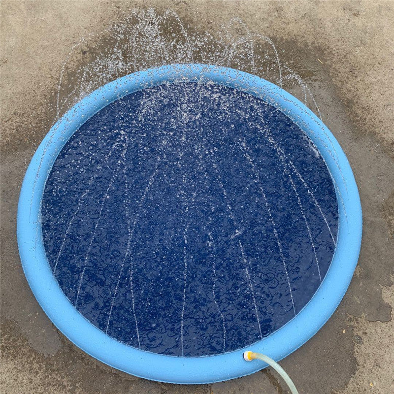 Piscina para mascotas con rociadores